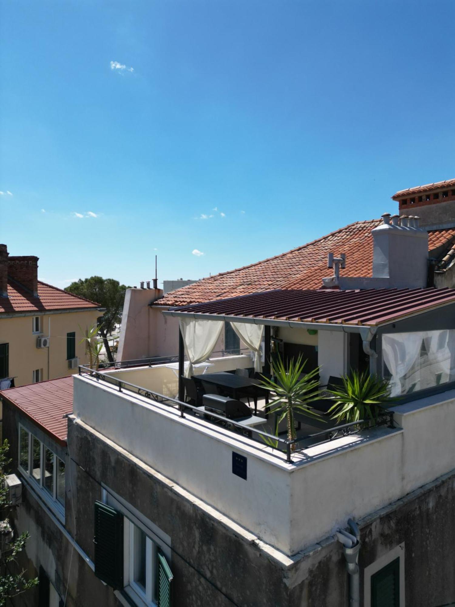 Prime Location Penthouse Apt With A Large Terrace Σπλιτ Εξωτερικό φωτογραφία